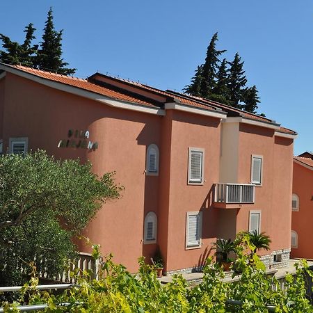 Apartments Sulekic Sveti Filip i Jakov Exteriör bild